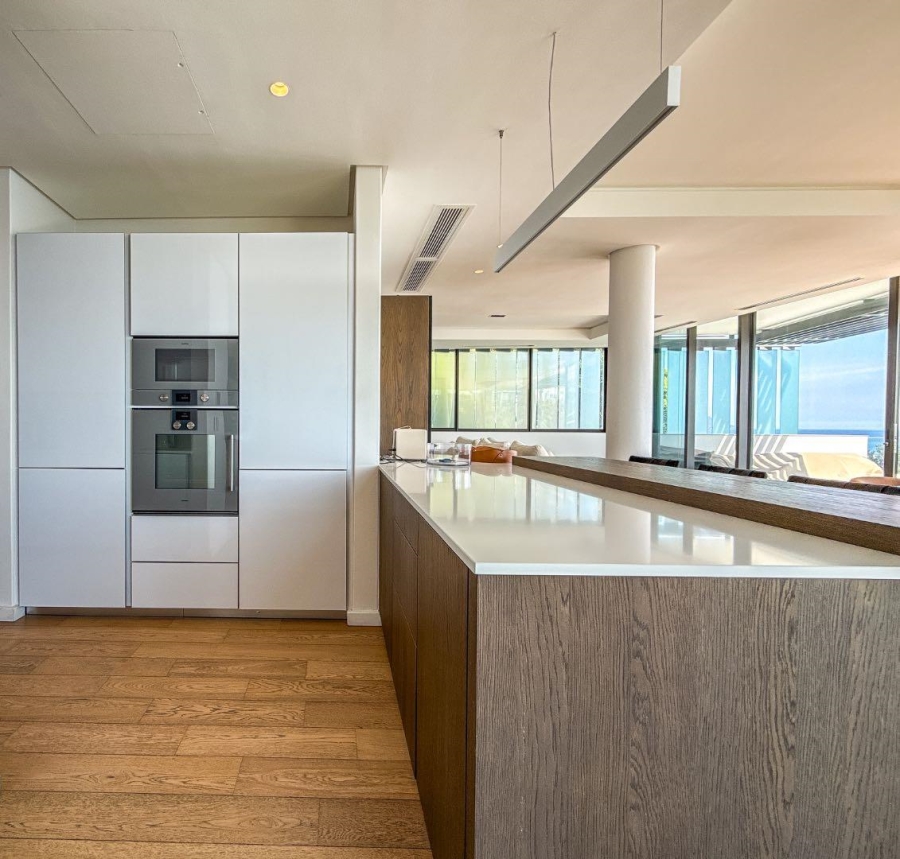 5 Bedroom Property for Sale in Clifton Western Cape